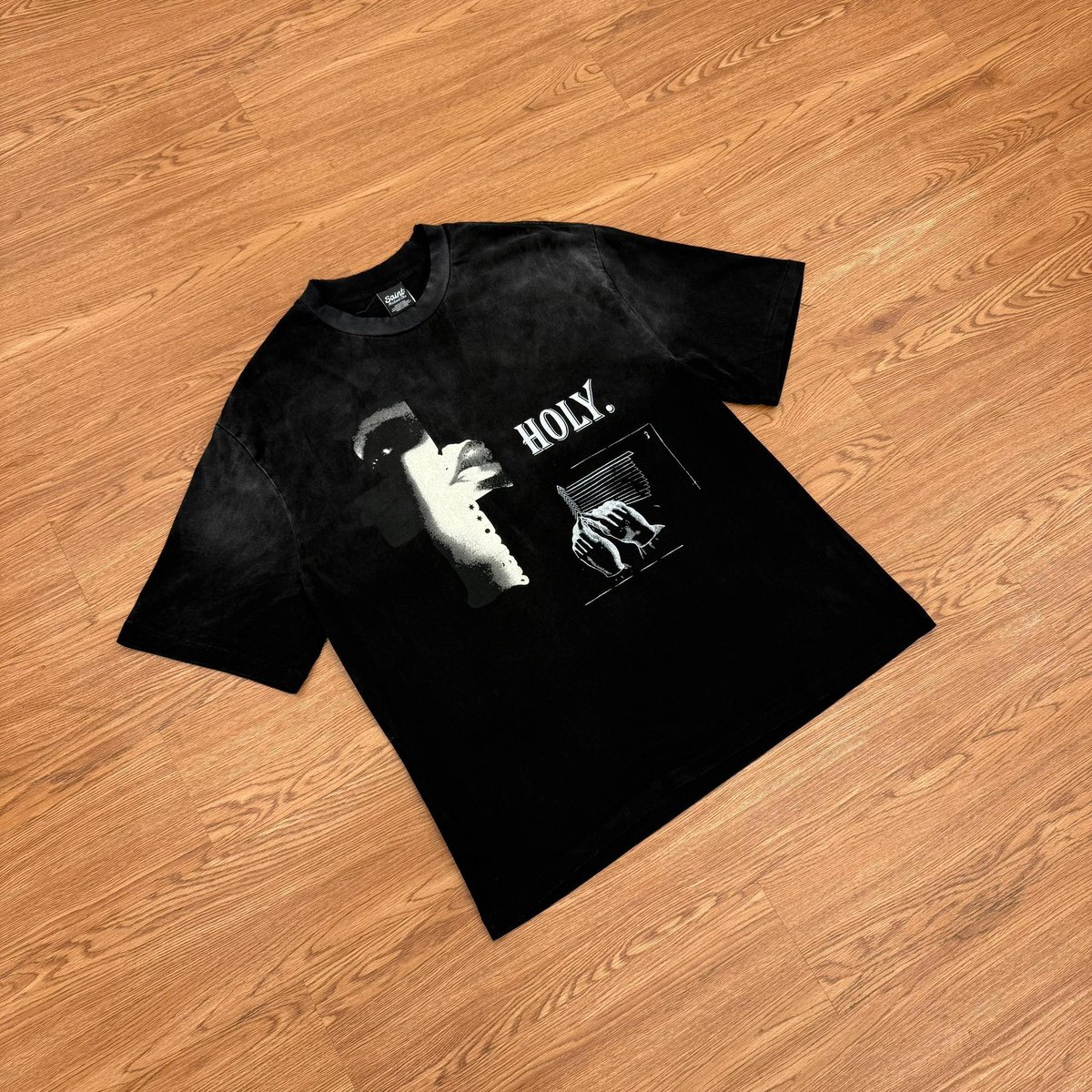 mobstyledng's tweet image. graphic tees 
🏷️ 32,000
