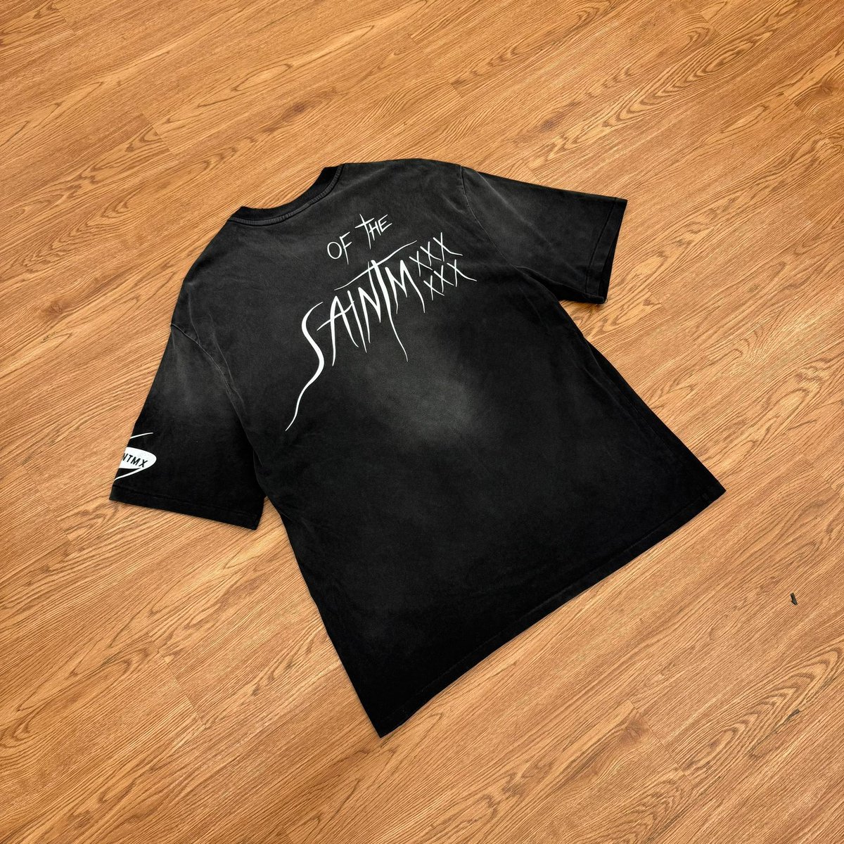mobstyledng's tweet image. graphic tees 
🏷️ 32,000
