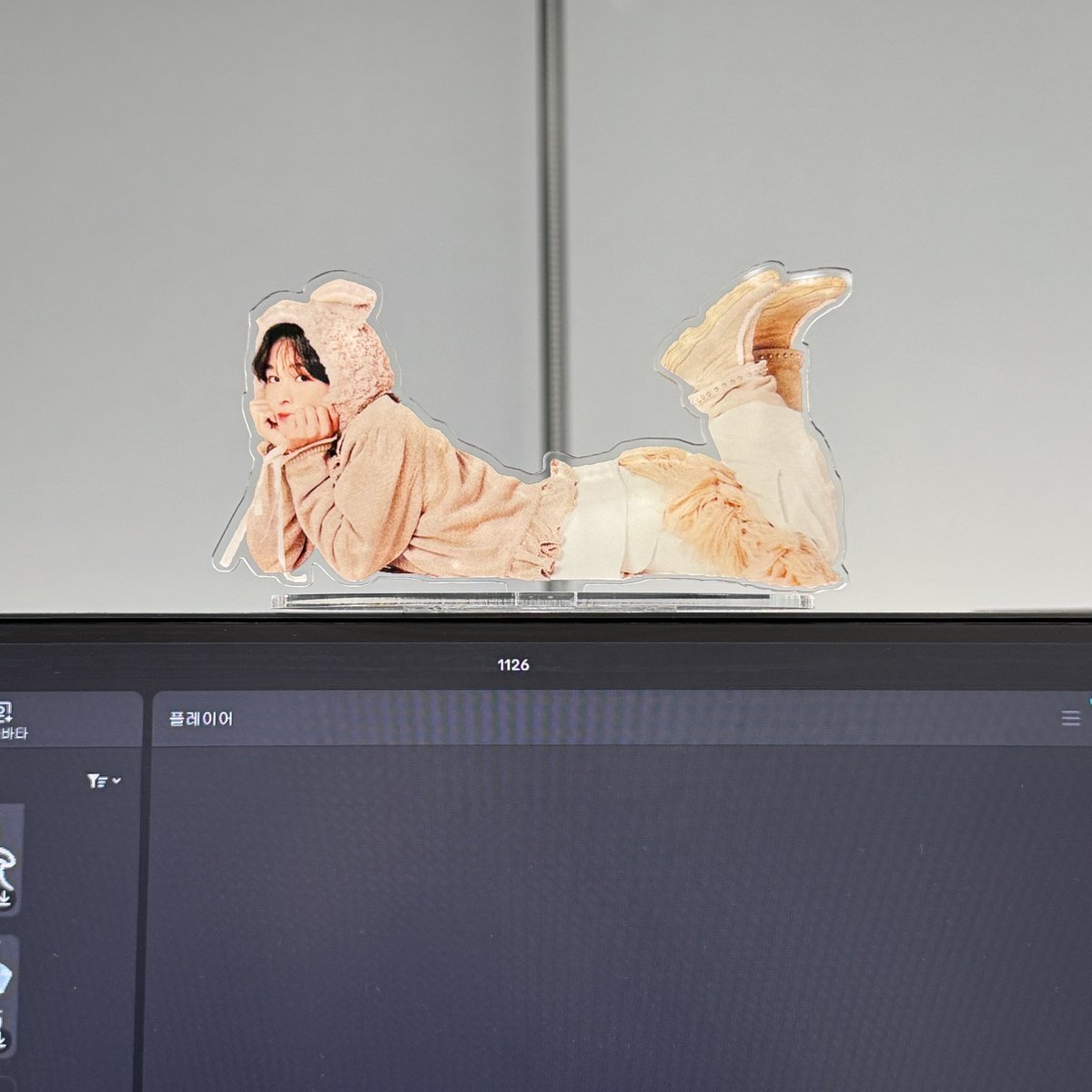 여러분 내 모니터 좀 봐여
(그리고 아무도 관심이ㅜ없엇다.)