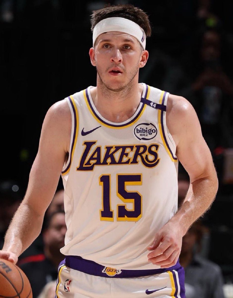 TheHoopCentral's tweet photo. Austin Reaves over the last 5 games:

27.0 PPG
6.8 RPG
4.6 APG
1.4 SPG
55.8% FG
35.5% 3P
88.4% FT
36.7 MPG https://t.co/p8ahTWNyc4