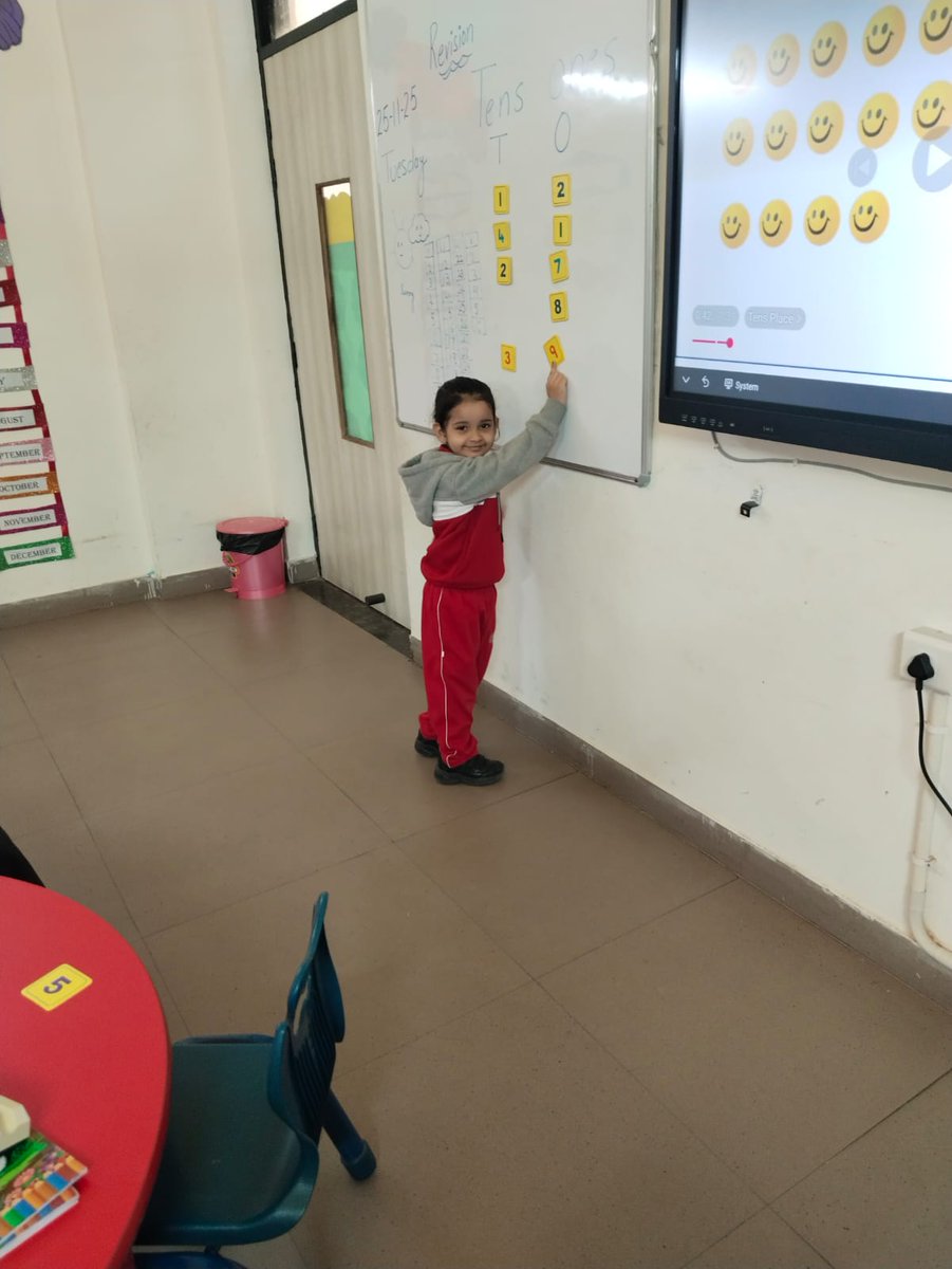 ODM_Intl_GRG's tweet image. 🔢 Understanding Place Value the Fun Way! 🎉

Numbers are always fun when learning happens through play and hands-on activities!

#PlaceValue #LearningIsFun #HandsOnActivity #ODMSchool #LittleLearners #PlayAndLearn