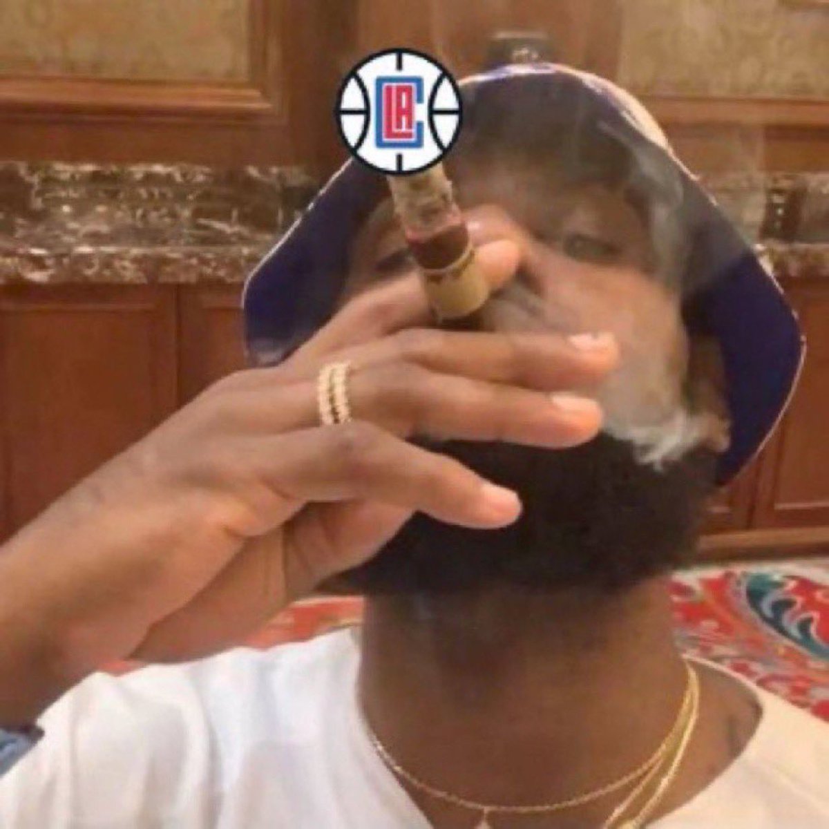 LakeShowYo's tweet image. CLIPPERS PACK GOING UP!! Retweet to pass it along 🔥💨