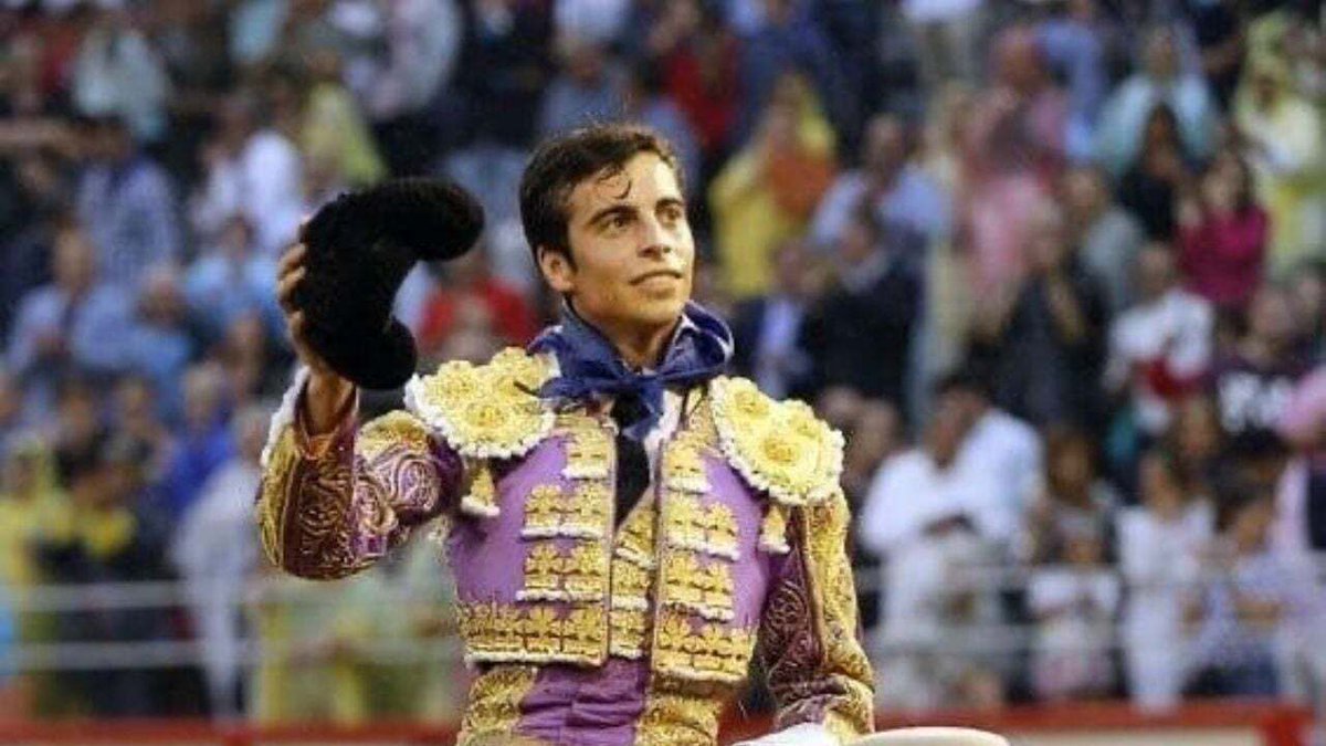 𝗟𝗔 𝗩𝗢𝗭 𝗗𝗘 𝗟𝗔 𝗔𝗟𝗧𝗔𝗡𝗘𝗥𝗜𝗔 .-  Alejandro Marcos: La Sensibilidad Salmantina que Demanda Su Propio Tiempo

✍️🏻 Por: Aitor Vian 

👉🏻  burladero.tv/opinion/la-voz…