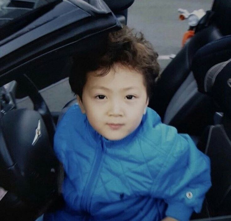 ENH_JAYS's tweet photo. @eyangSUBaru Waktu kecil saya ingin sekali punya mobil F1 bahkan sampai sekarang juga ingin mengendarai sendiri. 

[@adezl @cahrmenta @juyeonoc] https://t.co/nTnzLfuPg8