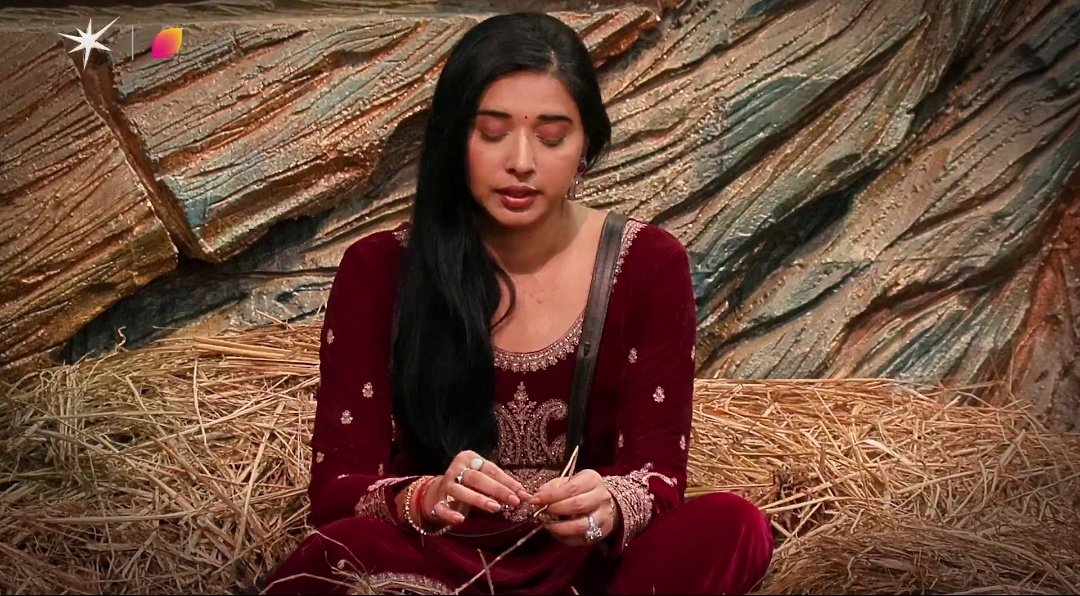 Dreamys_Dreams's tweet image. I understand why other FDs are jealous... 🌝🤣

Kahani bejaan chij ko bhi suna sakti hai ladki, or promo k saath hazir ❤️
I hope iss story ko bhi decode kiya jayega. 

#TanyaMittal #BiggBoss19