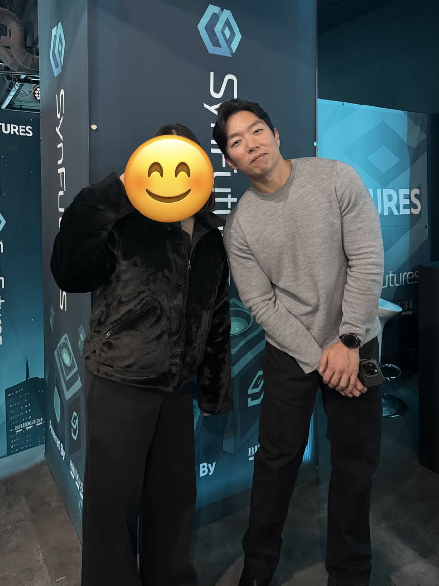 살아서 부산 도착!!!

<a href="/SynFuturesDefi/">SynFutures</a> 밋업 다녀왔어용!
 
역시 당일치기 부산-서울은 좀 힘들더라구요..?ㅋㅋㅋㅋ

부산 내려올때는 열심히 달려서 3시간 컷 했습니당><

밋업때 정말 많이 챙겨주신 우리 대장 <a href="/umbosip/">엄마가보고싶어요 | MemeMax⚡️</a>
밤새고 같이 올라간 <a href="/hakku_daily/">아이엘(IL) /책빵사장의 크립토 일기 🌊RIVER. edge🦭</a> 
인싸 중에 인싸 <a href="/sunmool25x/">Sunmool</a> 

우리 부산 팸