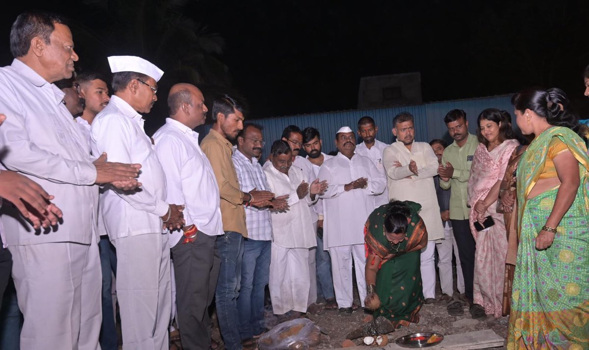 प्रभाग क्र. ९ मध्ये जिल्हा नियोजन समितीच्या निधीतून मंजूर विविध विकासकामाचे उदघाटन केले. समता कॉलनीत म.न.पा.खुल्या जागेत वॉल कंपाऊंड बांधणे, पारिजात पथ ते मेमन मस्जिद पर्यंत रस्ता सुधारणे, संस्कृती हॉस्पिटल ते शाळा नं.४५ पर्यंत रस्ता डांबरीकरण, भाग्योदय शाळेसमोरील रस्ता डांबरीकरण