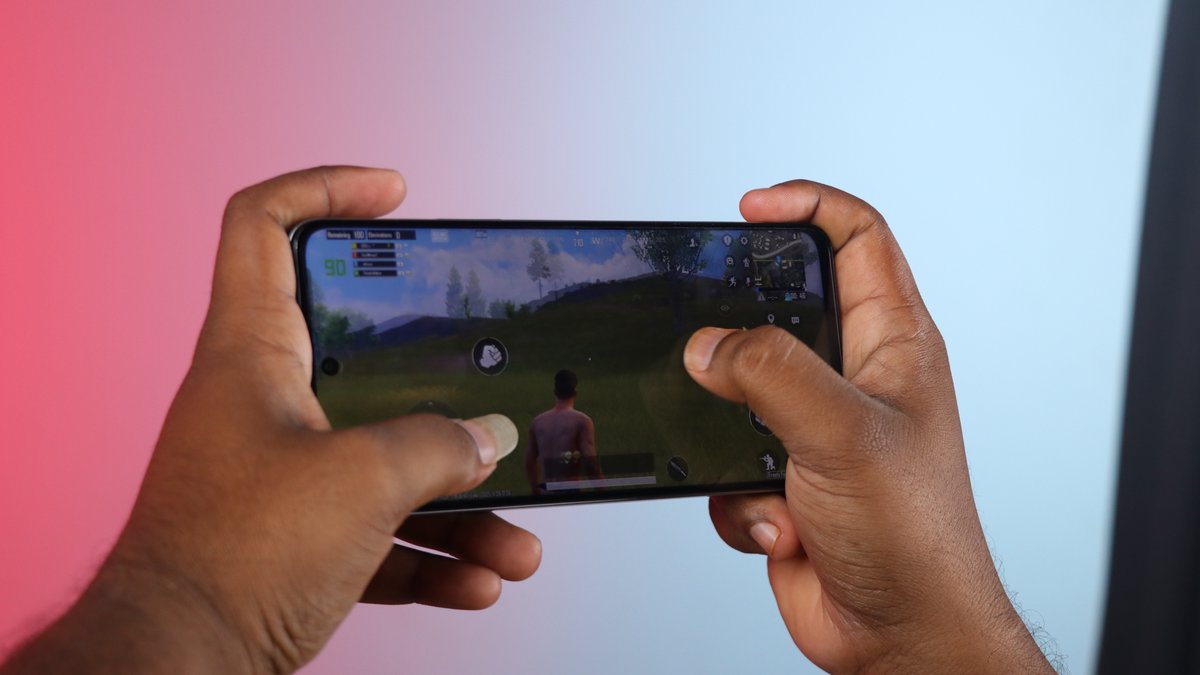 TechBuddiesIN's tweet image. REALME P4x FIRST LOOK💥🎉
📅 Launching in India on 4th December
🔋 7000mAh Mega Battery⚡
⚙️ Dimensity 7400 Ultra 5G 🚀
#realmep4x