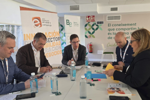 Tecnobebidas's tweet image. #Noticia Noticia: El Cluster de Envase impulsa la transferencia tecnológica en el sector con un Agente de Innovación: Para acompañar la transformación del sector del envase y embalaje hacia modelos más sostenibles, circulares y digitalizados, el Cluster… dlvr.it/TPT3ZX