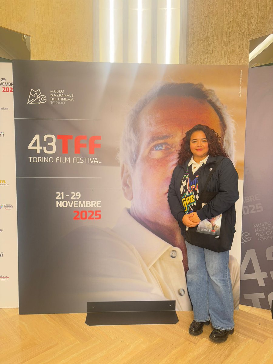 È in corso il 43° <a href="/torinofilmfest/">Torino Film Festival</a> in cui è ospite Nancy Jissel Solis Realpe, la vincitrice del Premio Speciale TFF al XX CLM. Il suo racconto “Il fiore di smeraldo” è stato scelto per essere quello più adatto alla trasposizione in sceneggiatura.
concorsolinguamadre.it/43-tff/