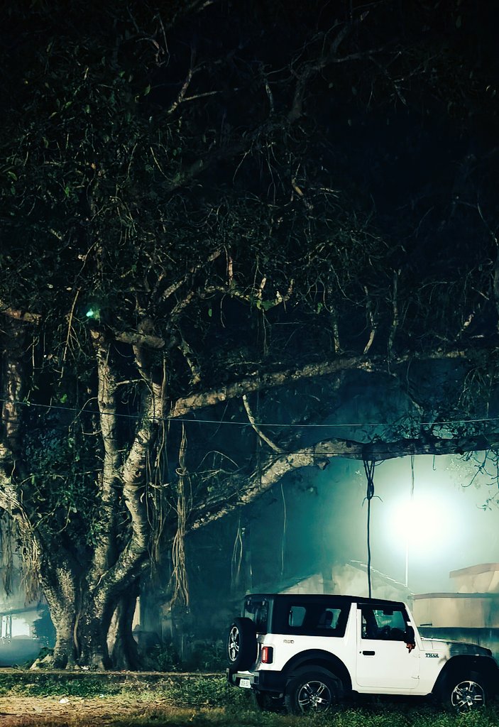 itzchampak's tweet image. ନିଶା ଗରଜୁଥାଏ। ତୁହାକୁ ତୁହା ଶୀତଳ ପବନ ସାଙ୍ଗକୁ ମୃଦୁମୃଦୁ ବର୍ଷା। ବଣବୁଦା ଭିତରୁ ଭାସି ଆସୁଥାଏ ସାଇଁସାଇଁ ଶବ୍ଦ।ଶ୍ୱାନଶ୍ୱାପଦଙ୍କ ରଡି ସାଙ୍ଗକୁ ଶୁଭୁଥାଏ ଅଶରିରୀଙ୍କ ଅଟ୍ଟହାସ୍ୟ।ଘନଘନ ବିଜୁଳି ଆଲୋକରେ ଦିଶୁଥାଏ ଭୟାନକ ମୁହଁମାନ।

କିନ୍ତୁ ରାଜା ବିକ୍ରମାର୍କ ତିଳେମାତ୍ର ବିଚଳିତ ନ ହୋଇ ସେହି ପ୍ରାଚୀନ ବୃକ୍ଷ ପାଖକୁ ଲେଉଟି ଗଲେ....