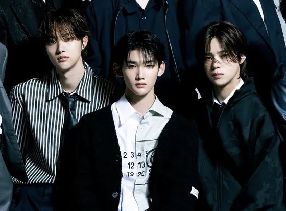 rerockkuma's tweet image. 대문짝즈 미치신분들 평균키 185 자랑해야 되는데 이런 얼굴 갖고 있으면 나더러 어떡하라고