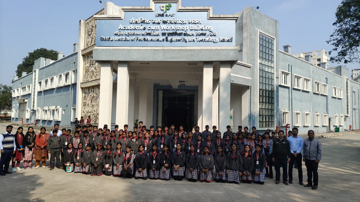 Students and faculties from PM Shri Kendriya Vidyalaya Rajendra Nagar, CCL, Ranchi Visited CIPET: CSTS, Ranchi and learned about the different aspects of Plastics and it's impact and importance in our life. They learned about the importance of plastics waste management.