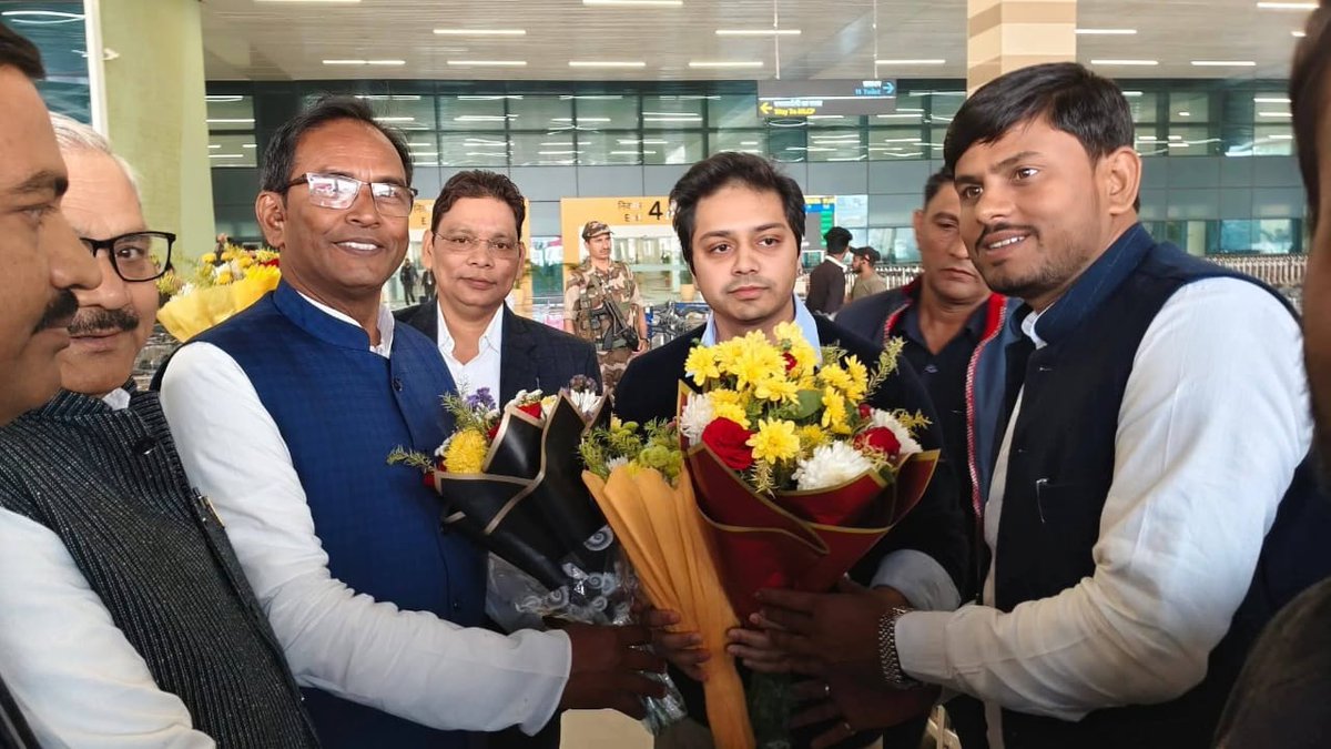 bspsocialmedi's tweet image. आज दिनांक 26 नवंबर 2025 को संविधान दिवस के शुभ अवसर पर बहुजन समाज पार्टी के राष्ट्रीय संयोजक परम आदरणीय श्री आकाश आनंद जी , राज्य सभा सांसद एवं केंद्रीय कोऑर्डिनेटर परम आदरणीय इंजीनियर रामजी गौतम जी का बसपा बिहार प्रदेश यूनिट के तरफ से पटना एयरपोर्ट पर पुष्प गुच्छ  देकर भव्य…