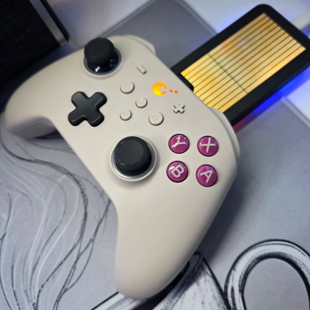 GuliKitDesign's tweet image. A cozy cup of coffee paired with a good game — pure comfort.
KK3 Pro brings that touch of retro magic. 🎮
📷Cr: insomnomadic-IG

#gulikitdesign #gulikit #gaming