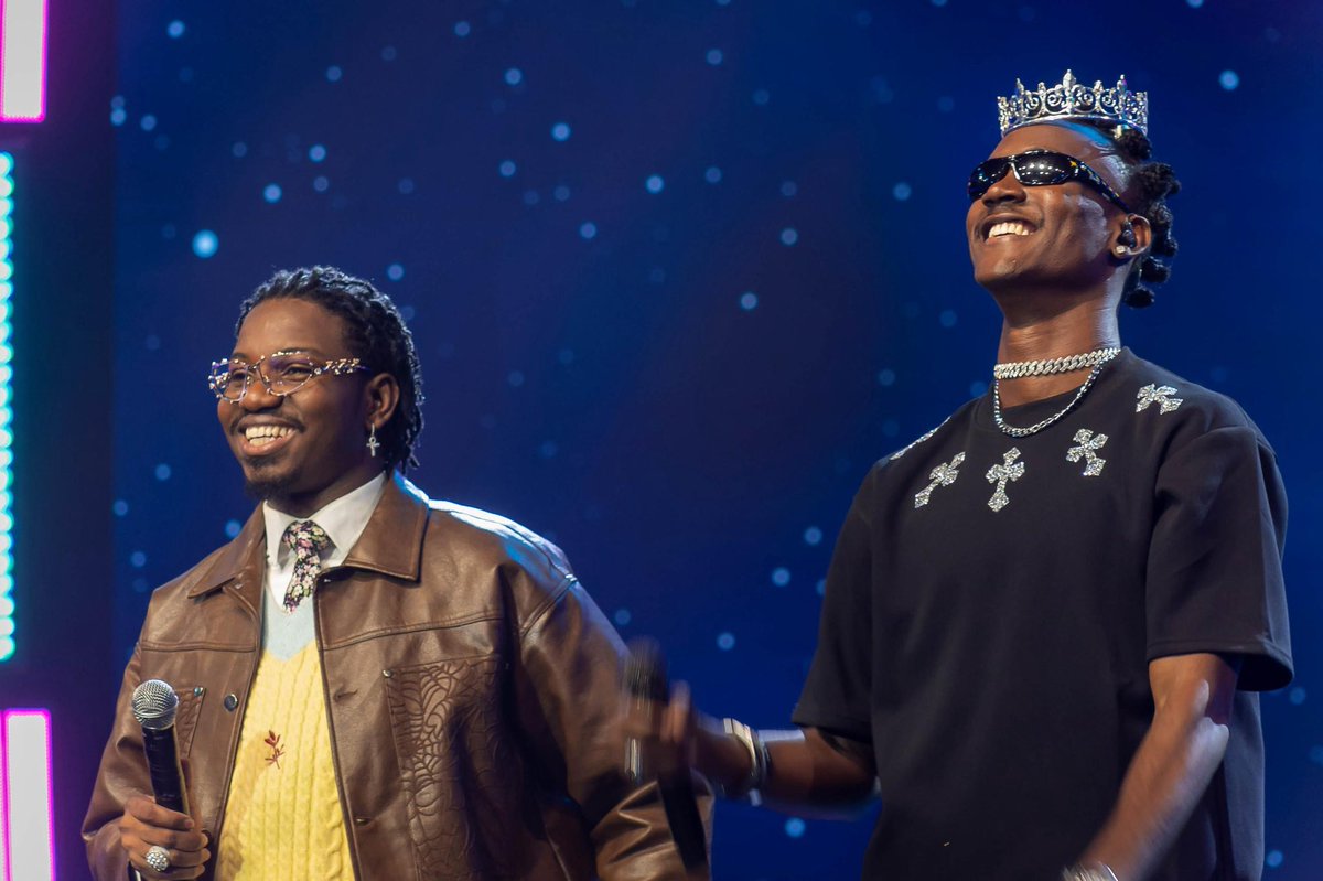 La3i3i's tweet image. So you mean to tell me that out of 16,000 people somto you my guy you’re part of the top 10 people in the fight for a 150 million naira on the next afrobeats star challenge ???
if you see this please rt for my roomate.