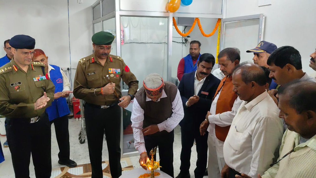suryacommand's tweet image. &quot;𝗦𝘁𝗿𝗲𝗻𝗴𝘁𝗵𝗲𝗻𝗶𝗻𝗴 𝗦𝘂𝗽𝗽𝗼𝗿𝘁 𝗥𝗲𝘀𝗽𝗲𝗰𝘁𝗶𝗻𝗴 𝗦𝗲𝗿𝘃𝗶𝗰𝗲&quot;

Reaffirming the Indian Army’s commitment to the welfare of #VeerNaris and #Veterans, a new URC Extension Counter was dedicated to the fraternity in #Siwan district. The inauguration was carried out…