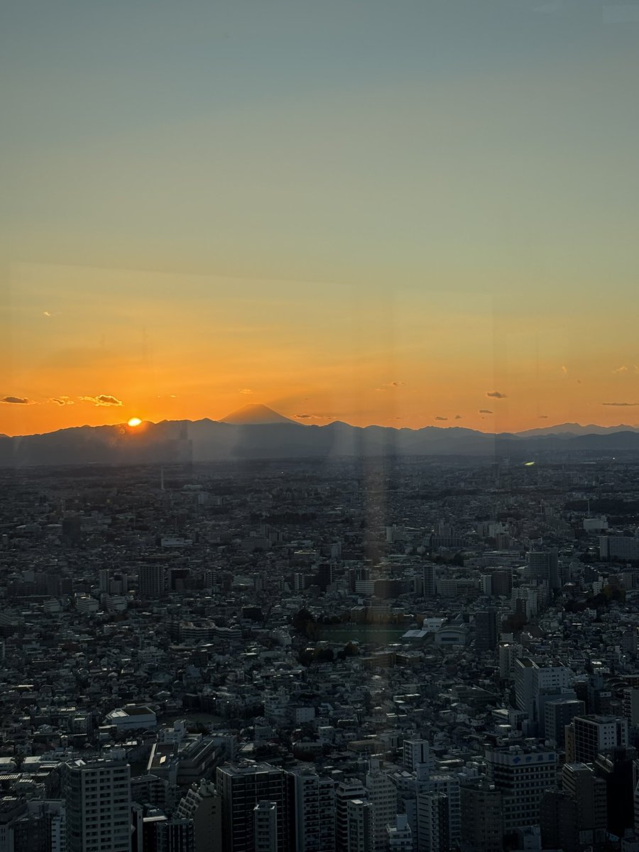 n4t2f's tweet image. 展望室からのサンセット☀️