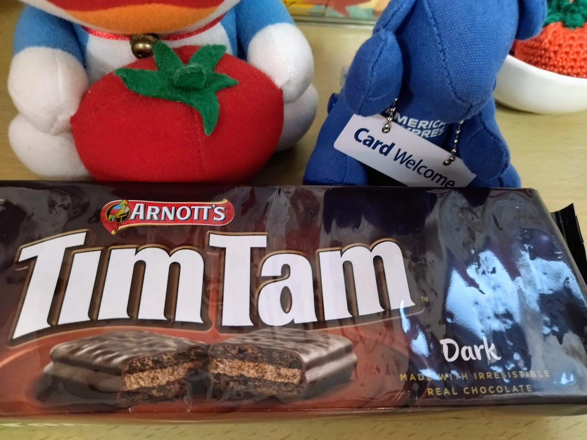 TomatoOsaka's tweet image. 今朝アウトのリピーターゲストからワーホリ中の豪州土産が。在住するシドニー近郊の物価になかなか苦労とのこと！
We were given a snack made in Australia by a guest living there!
#ゲストハウス #ホステル #guesthouse #hostel