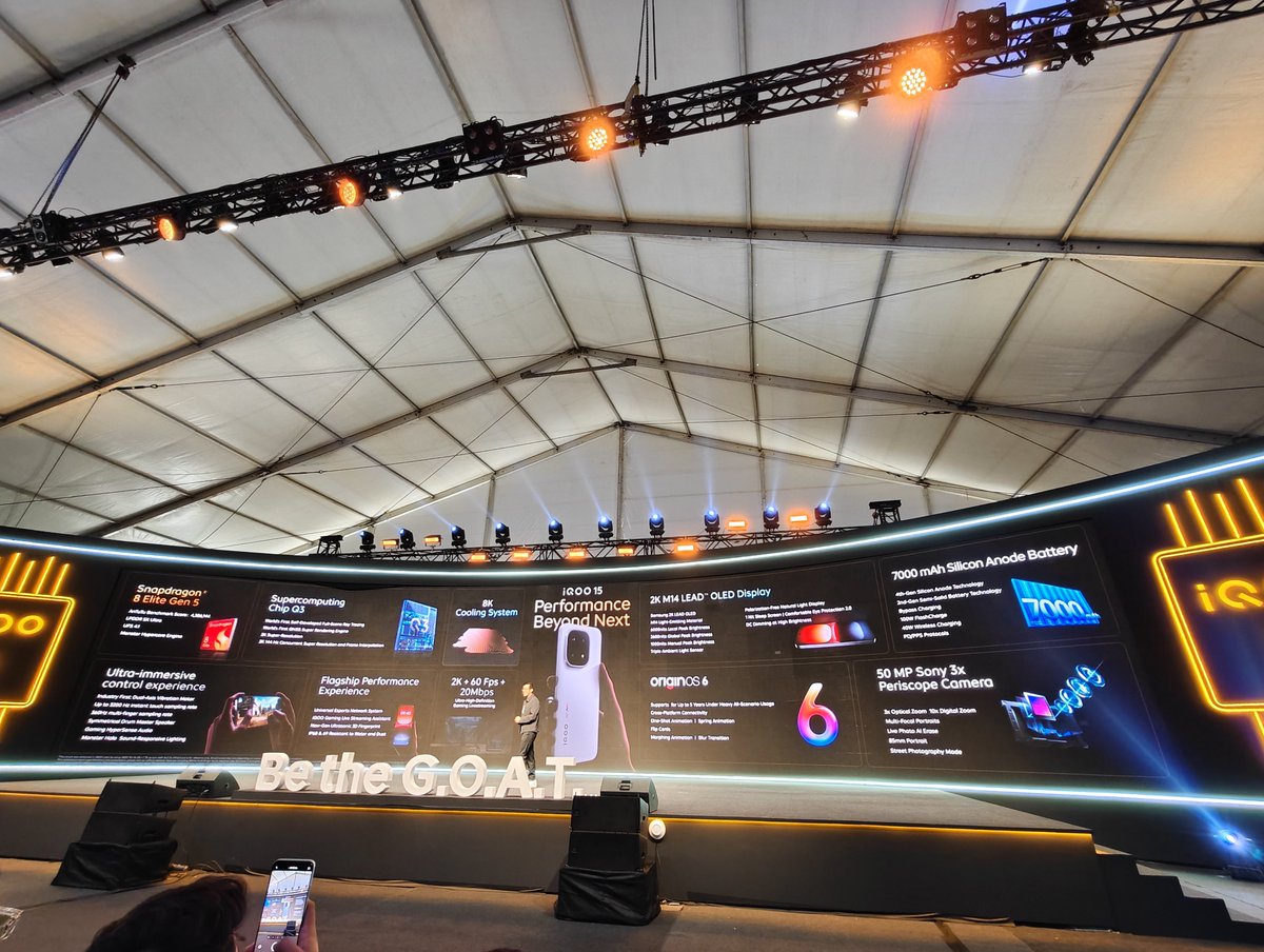 TechWhirlUlt's tweet image. Main changes from iQOO 13

-Much better display with anti reflective screen protector 
-3X 1/1.95&quot; periscope 
-Battery capacity bump (&amp;amp; battery life too)
-Origin OS out of the box 

iQOO 15 in my testing has been a largely good experience, now we wait for the prices.