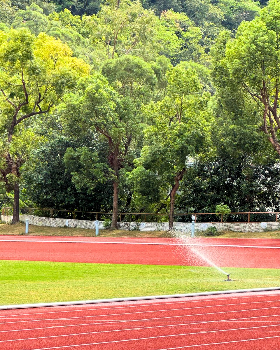 👟Who else misses working out at HKBU’s athletic venues?  Our sports facilities have always been a vibrant part of campus life. Alumni, which facility did you use most back then? Share your favorite memories!