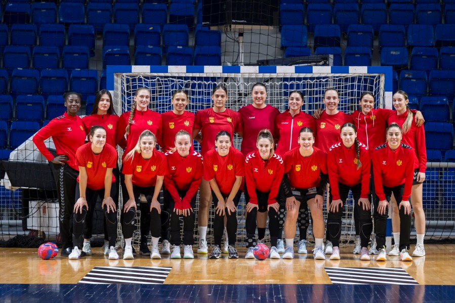 RTCGme's tweet image. &quot;Lavice&quot; kreću u pohod: Farška Ostrva prva prepreka na SP-u (20.30, TVCG2)
rtcg.me/sport/rukomet/…