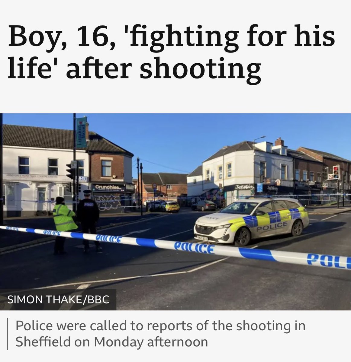 Graphite1X's tweet image. 16-Latek został postrzelony w mieście Sheffield 🇬🇧. Era maczet się skończyła 🔪 teraz wchodzą w grę klamki 🔫 .. tymczasem w parlamencie modlą się do koranu..