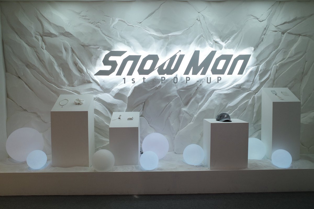 トータル2回行ってきました❄️
1回目は初日の次の日で日本人多めでしたが2回目は最終日の前日でタイ人多めでした☺️☺️

#SnowMan1stPOPUP 
#SnowMan1stPOPUP_BANGKOK