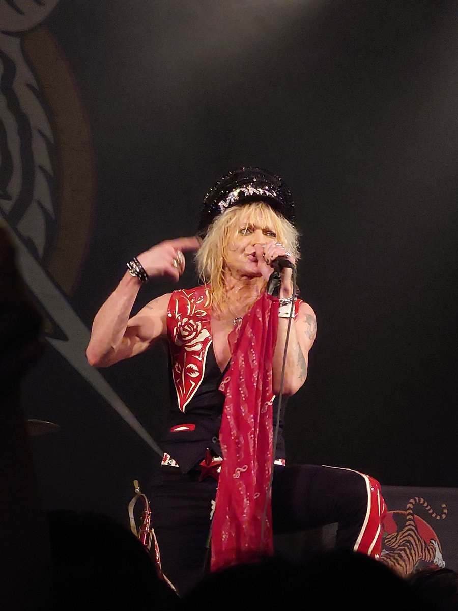 tomo_Hoku_lea's tweet image. スタンディングで観れるライブは
いいよねー！

ライブ写真を
こんなにうまく取れたこと
今までに無い！Miracle！

＃マイケル・モンロー
#MichaelMonroe