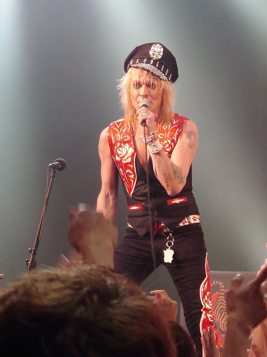 tomo_Hoku_lea's tweet image. スタンディングで観れるライブは
いいよねー！

ライブ写真を
こんなにうまく取れたこと
今までに無い！Miracle！

＃マイケル・モンロー
#MichaelMonroe