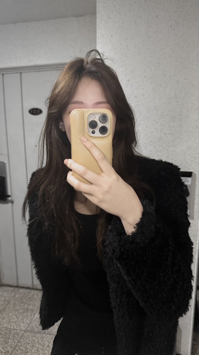 520730s's tweet photo. 나이 그만 먹을래 https://t.co/DcB50I8bNr