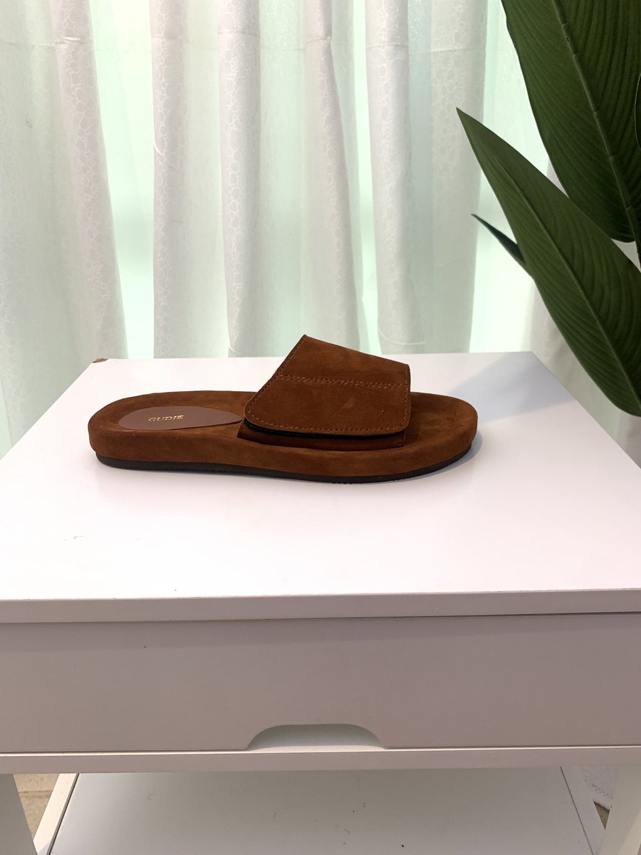 GoodnessAdeosun's tweet image. 5/100

Unisex slide with Velcro strap.