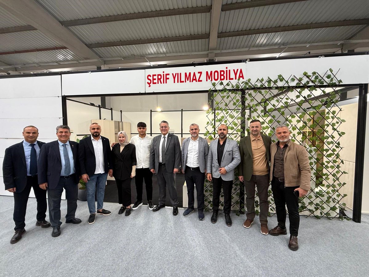 AKAMİB Yönetim Kurulu’ndan 4. Hatay Mobilya Fuarı’na Ziyaret
AKAMİB Yönetim Kurulu Başkanı R. Onur Kılıçer ve Yönetim Kurulu Üyeleri, 24–30 Kasım 2025 tarihleri arasında düzenlenen 4. Hatay Mobilya Fuarı’nı ziyaret ederek katılımcı firmalarla bir araya geldi.

#AKİB #AKAMİB