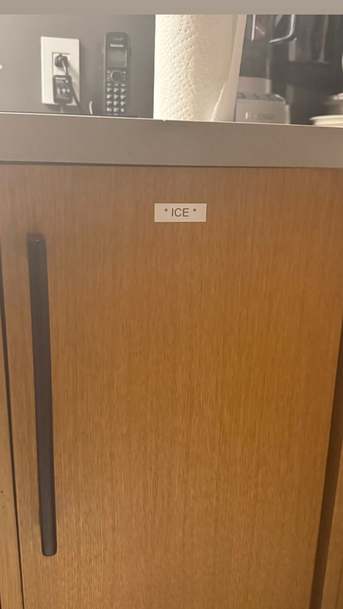 plottttwisttttt's tweet image. 🧊