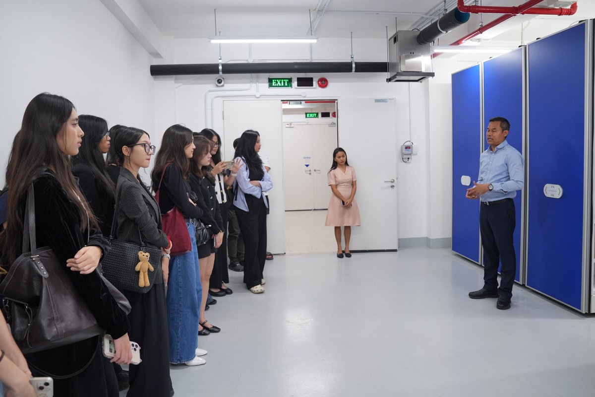 KRTribunal's tweet image. On 26 November 2025, The Extraordinary Chambers in the Courts of Cambodia (ECCC) welcomed a visit today from the first-year students of the American University of Phnom Penh (AUPP) Faculty of Law!
#ECCC #AUPP #LegalTraining #IntroductionToLaw #PhnomPenh