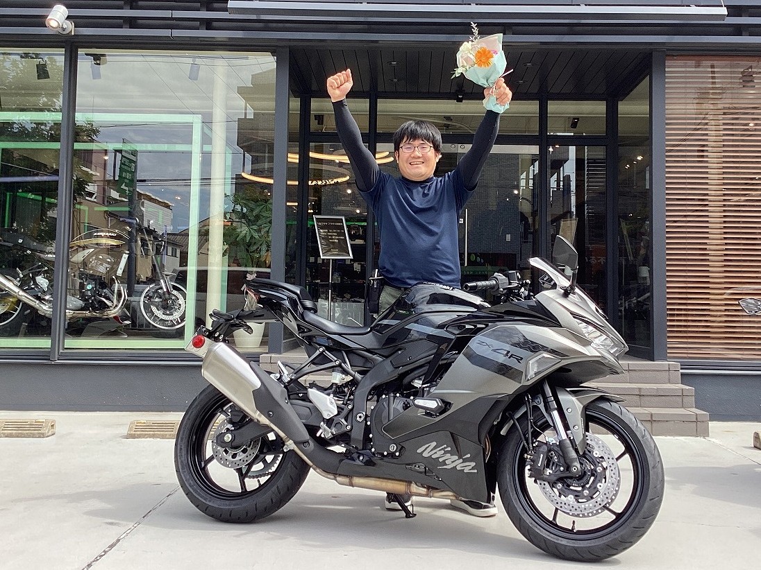 お客 皆さま、こんにちは！ カワサキ プラザ大阪鶴見の小野木です。 Ninja