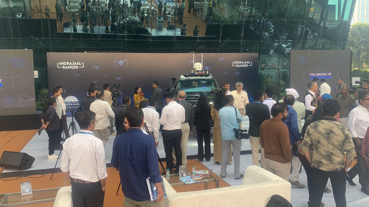 mohamme43370656's tweet image. Unveiled and already operational with Punjab Police &amp;amp; BSF, this AI-powered Counter Drone System works offline with advanced onboard processing. No shutdown needed during ops—unlike others. Stay tuned!
#CounterD #AItechnology #HomelandSecurity #MakeInIndia #BSF @IndrajaalCUAS