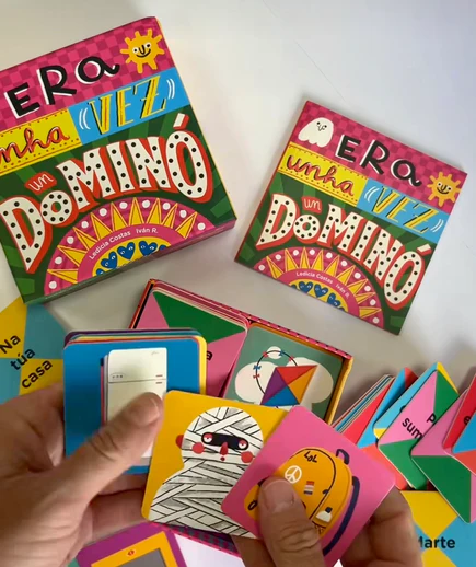 Un dominó con que xogar, crear historias e desafiar a lóxica!!! "Era unha vez un dominó" de <a href="/LediciaCostas/">Ledicia Costas</a> e Iván R. en <a href="/TriquetaEditora/">Triqueta Editora</a>.

triquetaverde.com/gl/

#agasallacogalego
#agasallaengalego