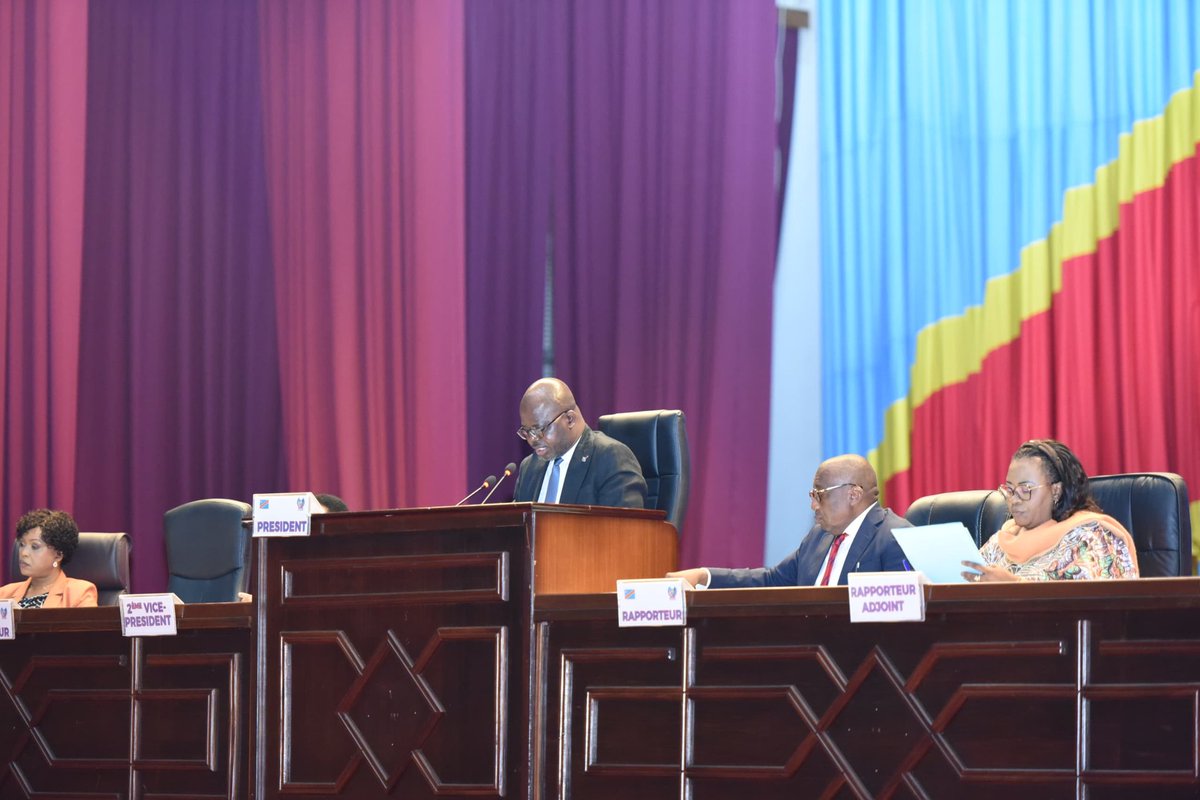 AssembleeNatRDC's tweet image. Les élus nationaux ont examiné et voté la recevabilité de trois propositions de loi modifiant et complétant le nouveau code de la route, création et organisation de la profession de l'huissier de justice, et le code pénal congolais. Les 3 textes ont été envoyés en commissions.