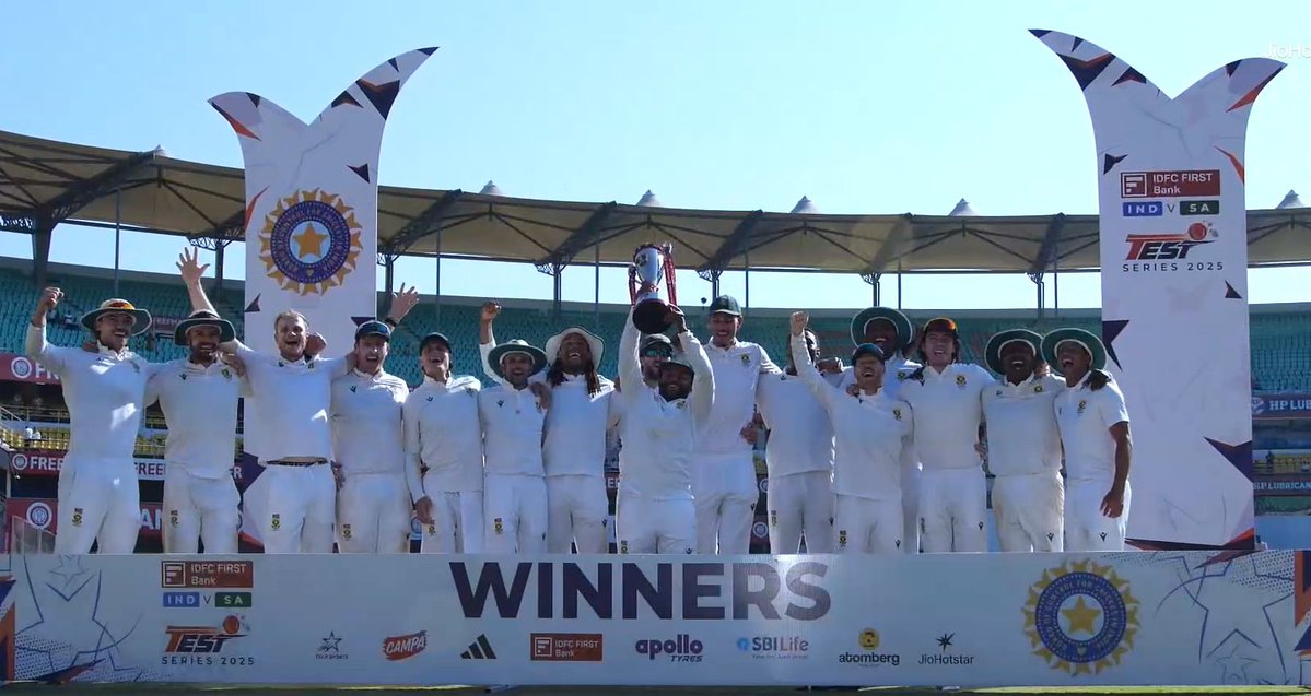 NaeemahBenjamin's tweet image. First captain to win a Test series in India after 25 years. 

im gonna need you to do this for all our players please, Mpho. 🙏