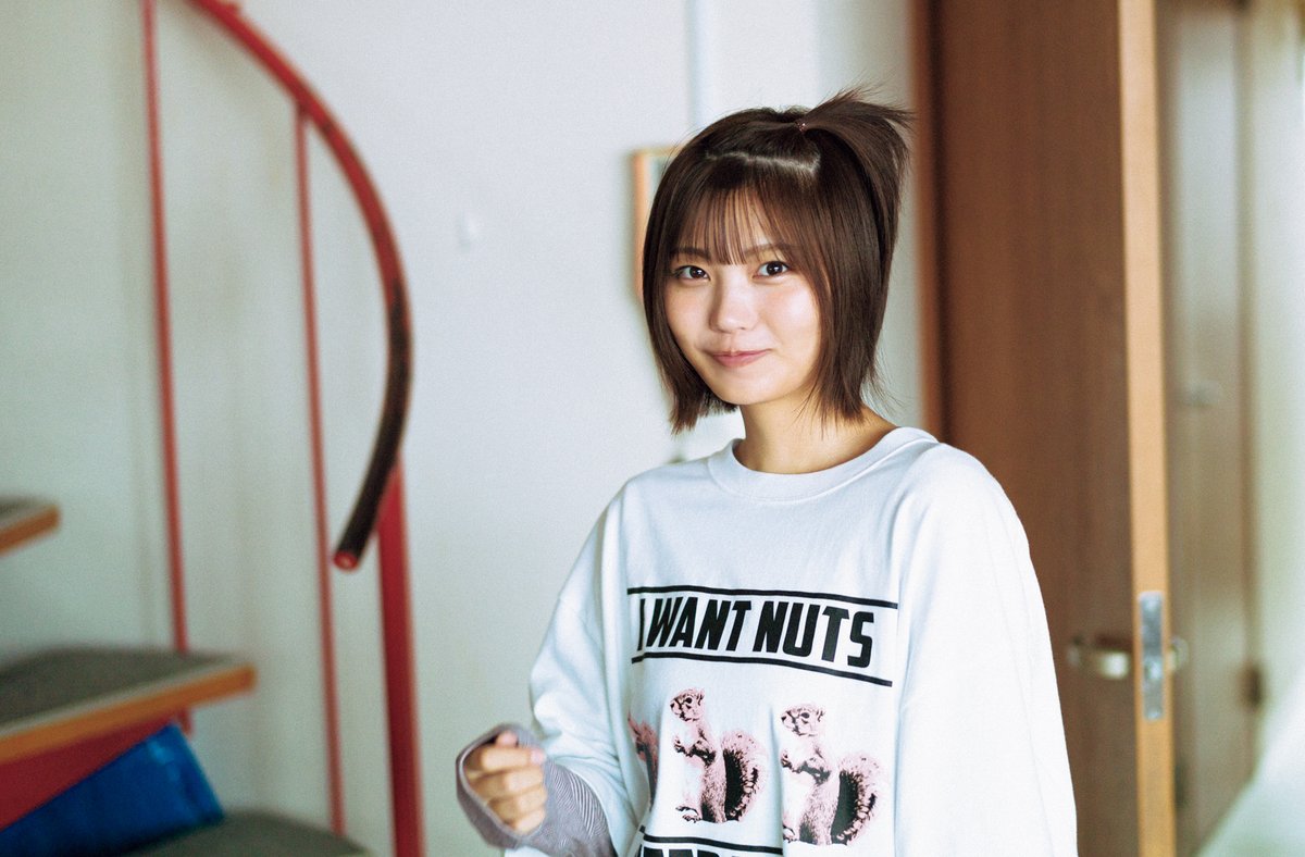 shonenmagazine1's tweet image. 🧡今週のグラビア🧡
#乃木坂46 #中西アルノ さんが登場‼︎
色とりどりの秋色に染まった彼女の笑顔をずっと見ていたい！そんな僕らの願いをかなえてくれるグラビアです。

#マガジン 52号発売中！
🎁直筆サイン入りチェキ＆QUOカードのプレゼントあり！ ※応募には紙版についている応募券が必要です。