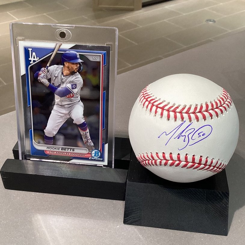 ムーキー・ベッツ 選手直筆サイン入りボール入荷いたしました