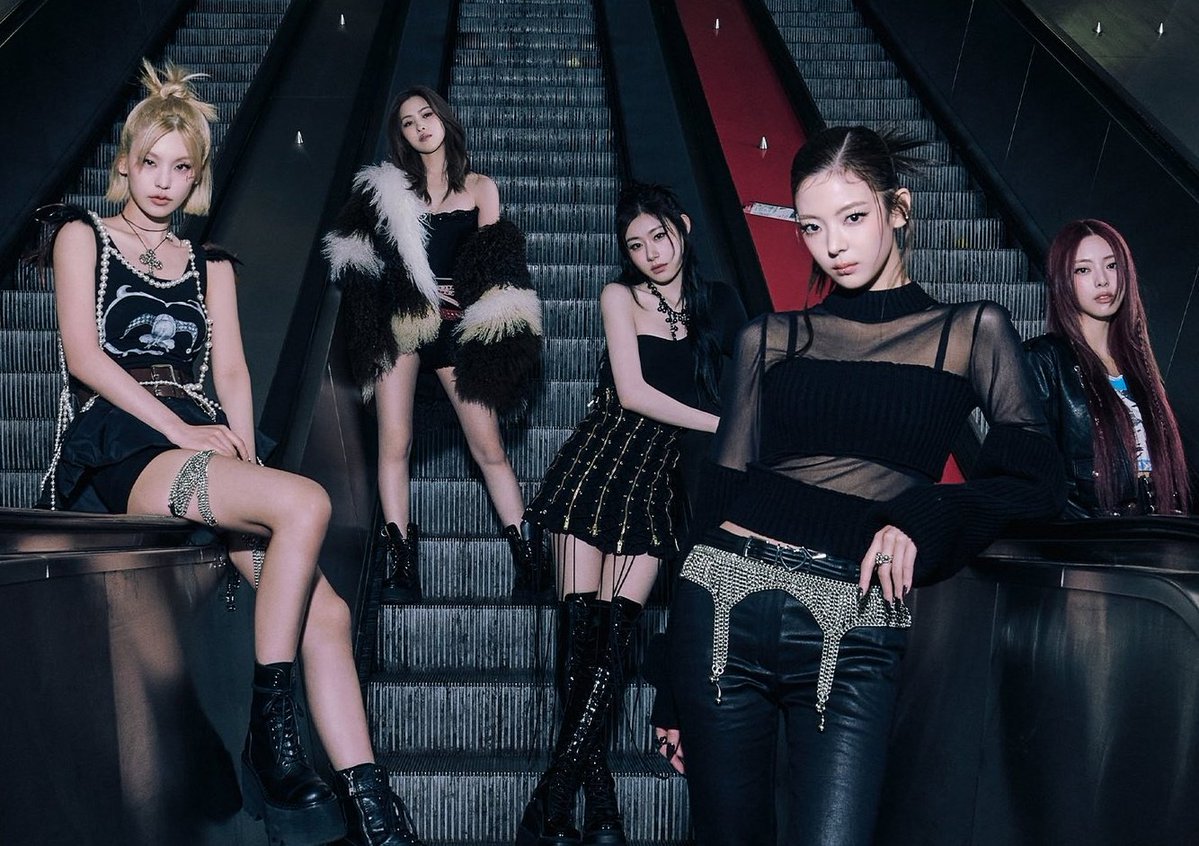 Midzyglobal01's tweet image. [Off Topic] 

How many Midzy that have spotify free acc (non-premuim)?! 

Please comment Below with 🐜, we&apos;re trying to see something  For our upcoming project.. 

#ITZY #MIDZY 
#ITZY_TUNNELVISION