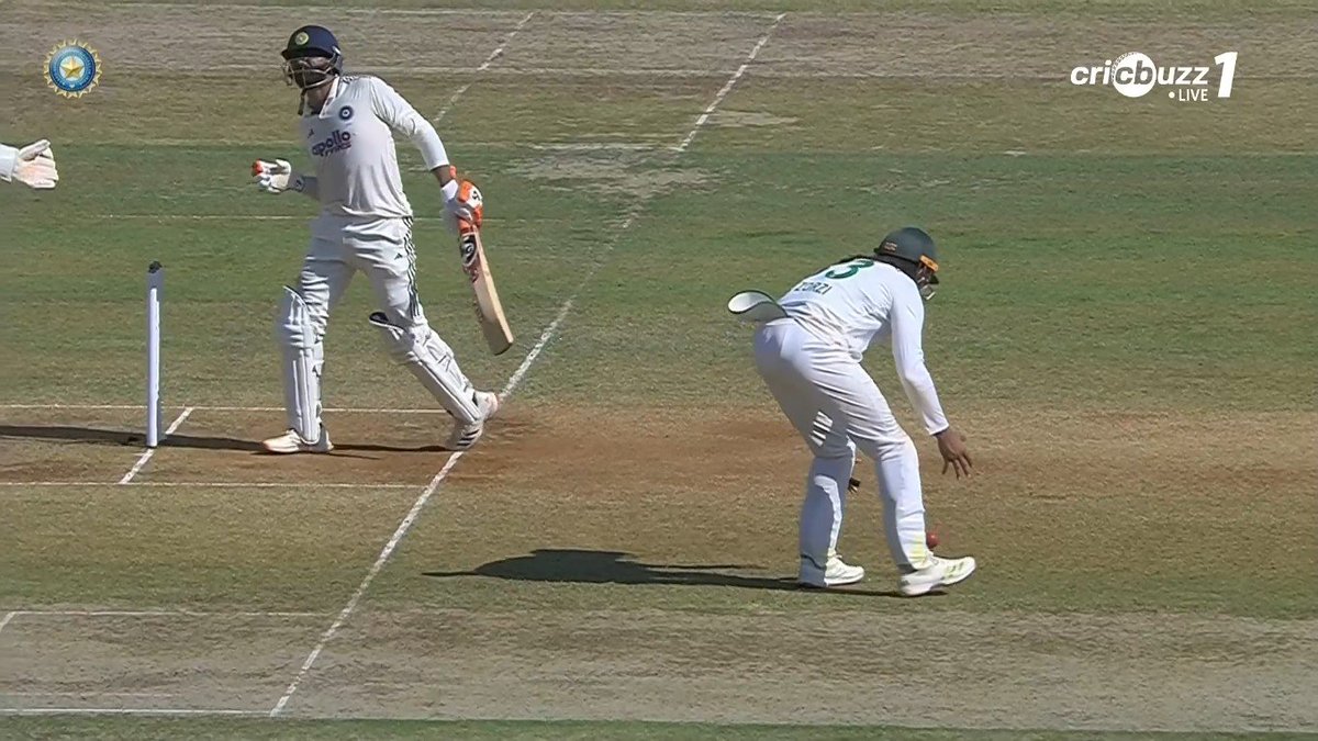 lightningspeedk's tweet image. Ouch — this one really hurt.

#SimonHarmer #IndvSA #TeamIndia #Proteas #Guwahati #Cricket