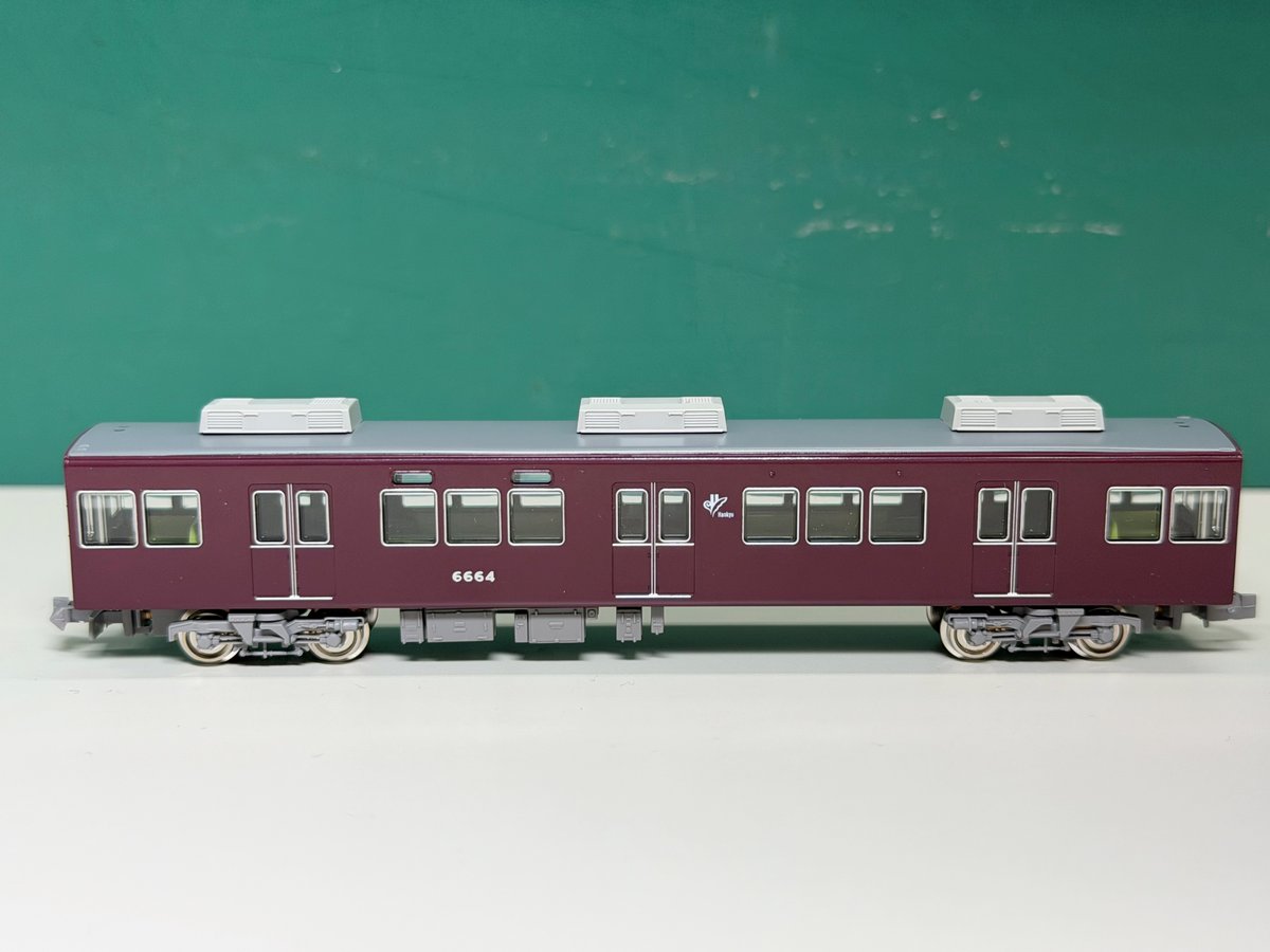 Model_Greenmax's tweet image. #グリーンマックス #阪急6000系（#神戸線 ・旧塗装）
サンプルが到着しました！
通過標識灯はスイッチで点灯/消灯が選択可能。
中間車の阪急ロゴは真ん中のドア横に掲出。

須磨浦公園まで乗り入れていたマルーン1色の懐かしい姿を是非お手元に。

↓商品の詳細はこちら↓
 greenmax.co.jp/gm-product/320…