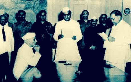 geetv79's tweet image. BJP-RSS has always hated the equality, fraternity, justice, citizens rights, which are guaranteed by our Indian Constitution.

The Sanghi Hindu Rashtra is not a democracy at all, but an elite mafia with institutionalized oppression, inequality &amp;amp; slavery.
#ModiLies 
#LieLikeModi