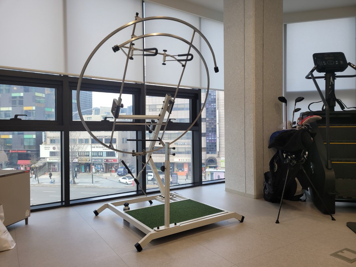 Proswing_Inc's tweet image. 서울 청담동 더클럽하우스 골프연습장 #프로스윙204 올바른 #스윙궤도 #스윙자세 일정한 스윙리듬을 만들어 드립니다.

제품문의:1899-6637
proswing.kr
#골프연습머신 제조: #프로스윙

#드라이버스윙레슨 #아이언스윙레슨 #궤도교정 #골프연습스윙기 #골프궤도교정기 #원형골프궤도기