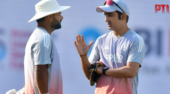 PTI_News's tweet photo. Up to BCCI to decide my future. But I am the same guy who got you results in England and was coach for Champions Trophy: Gautam Gambhir.
 
Start prioritising Test cricket and everyone
 needs to be stakeholder. We need collective effort to make it happen: Gambhir. 

You don't need the most flamboyant and talented cricketers to play Test cricket. We need tough characters with limited skills: Gambhir. 

(PTI File Photo)