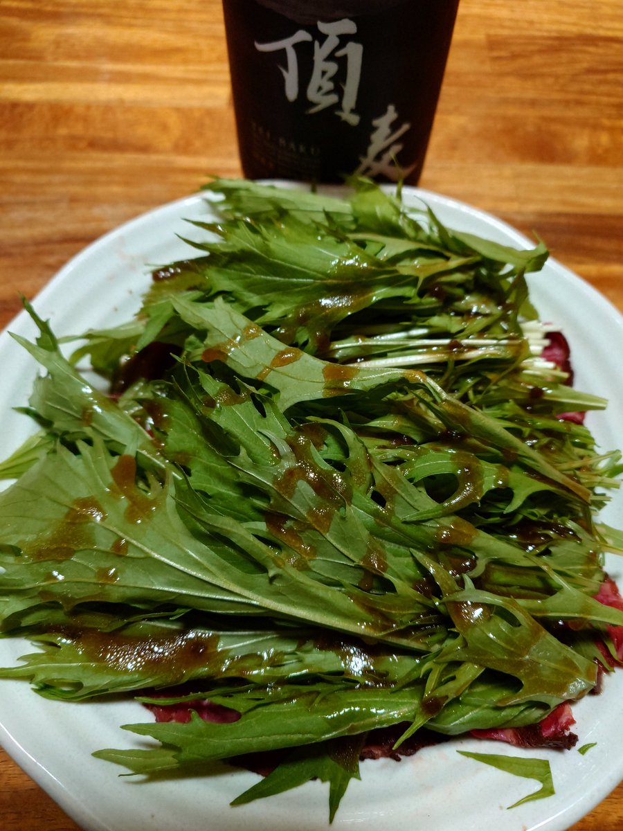 ftafyapm's tweet image. 水菜たっぷりローストビーフ🍖🥢😋👍👍🍻🍺🍺
#料理好き
#水菜たっぷりローストビーフ
#酒好き
#晩酌