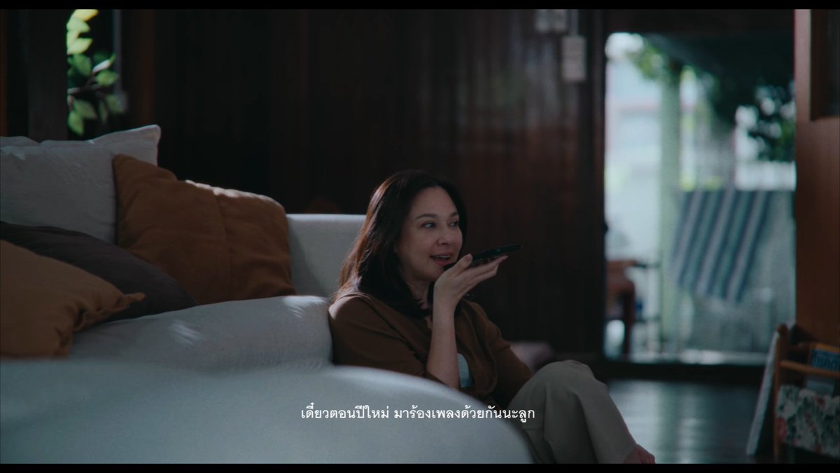 ooPtPtoo's tweet image. เหมือนได้เตือนตัวเองว่า ไม่ว่าจะเจอเรื่องราวอะไรมา ก็อย่าลืมกลับไปหาคนที่รักเรามากที่สุด คนที่รอเราอยู่เสมอ คนที่มีความสุขทุกครั้งเวลาที่ได้เจอเรา อย่างวันหยุดเทศกาล มีเวลาก็อยากกลับบ้านไปใช้เวลาอยู่กับครอบครัวให้ได้มากที่สุด🥹🤍
#Jackie_ไม่เป็นไรจริงๆ
#JackieJackrin